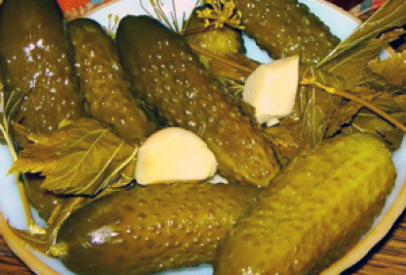 Квасні огірки